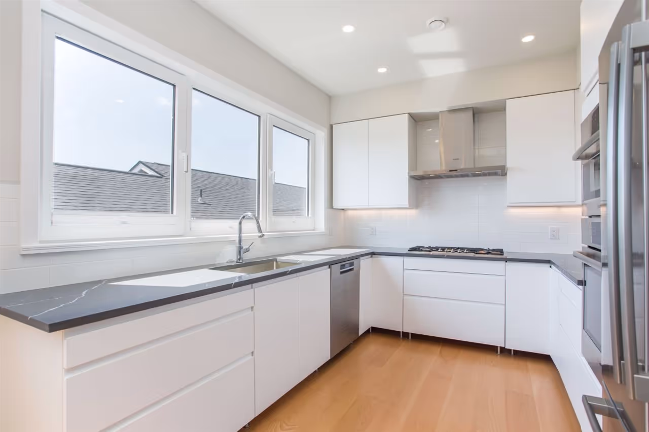 Lim Residence gallery image 14