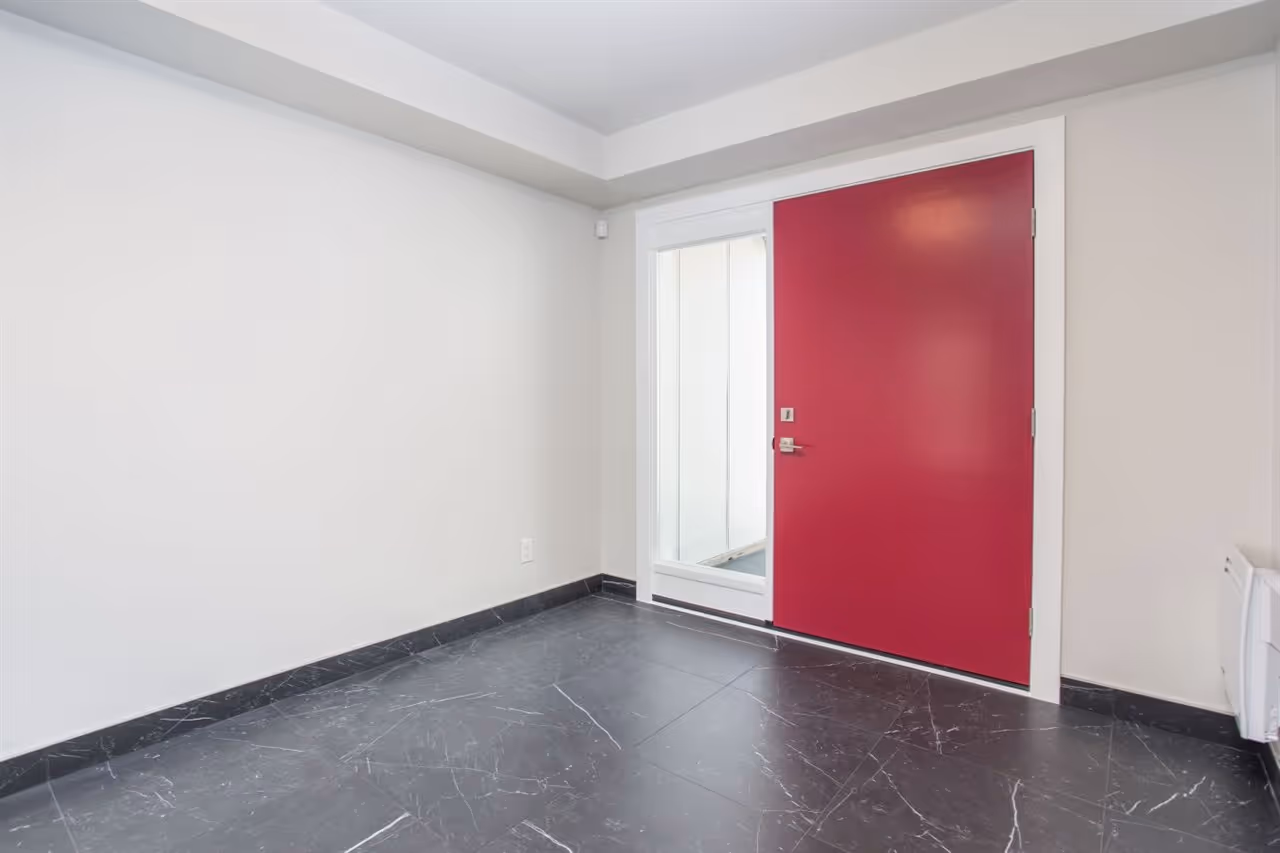 Lim Residence gallery image 26