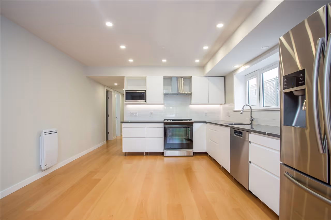 Lim Residence gallery image 27
