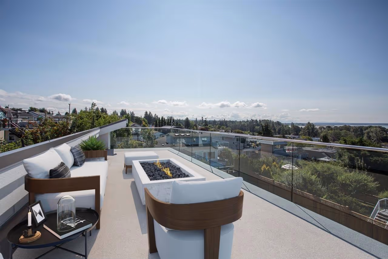 Lim Residence gallery image 33